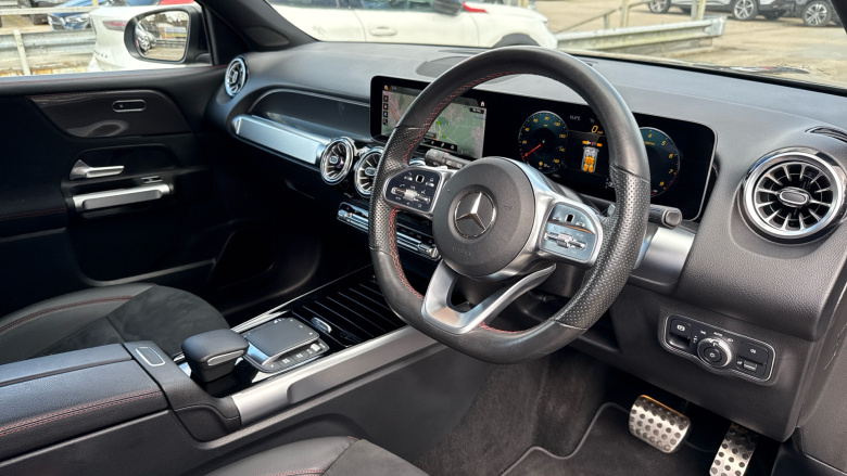 Mercedes-Benz GLB 200 AMG Line Premium 5dr 7G-Tronic Petrol Estate